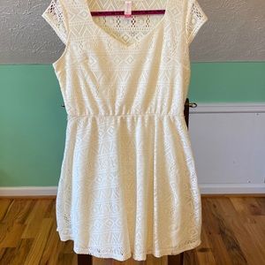 NO Boundaries Lace Cream Colored Dress Size XL/XG